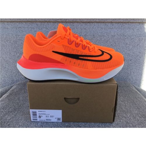 Nike Zoom Fly 5 Carbon Plate Running Shoe DM8968-800