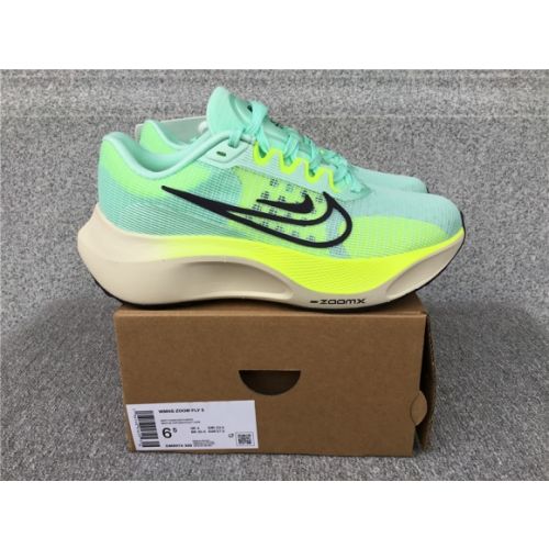 Nike Zoom Fly 5 Carbon Plate Running Shoe DM8974-300