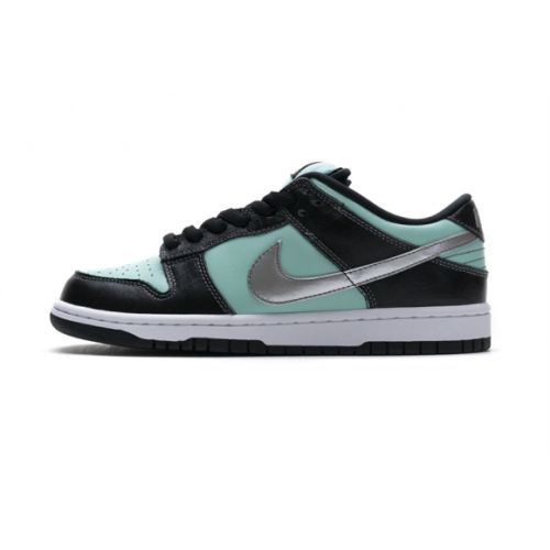 Nike Dunk SB Low Diamond Supply Co. 